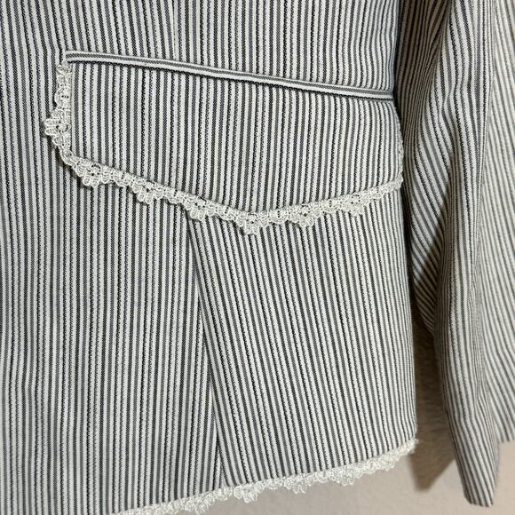 Tahari Women’s Blazer Career Pockets Lined Long Sleeve Pin Strikes Lace Size 10 - Picture 7 of 7